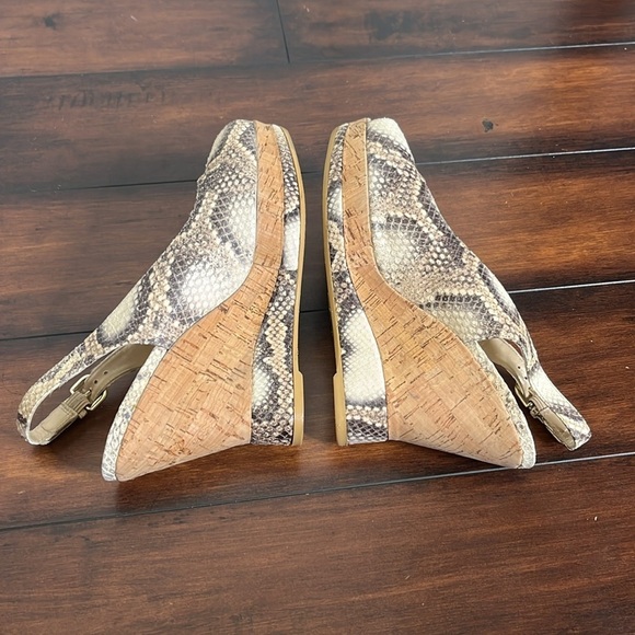 Stuart Weitzman Snake Embossed Leather Sling Back Wedge Heeled Sandals size 11 - Picture 6 of 13